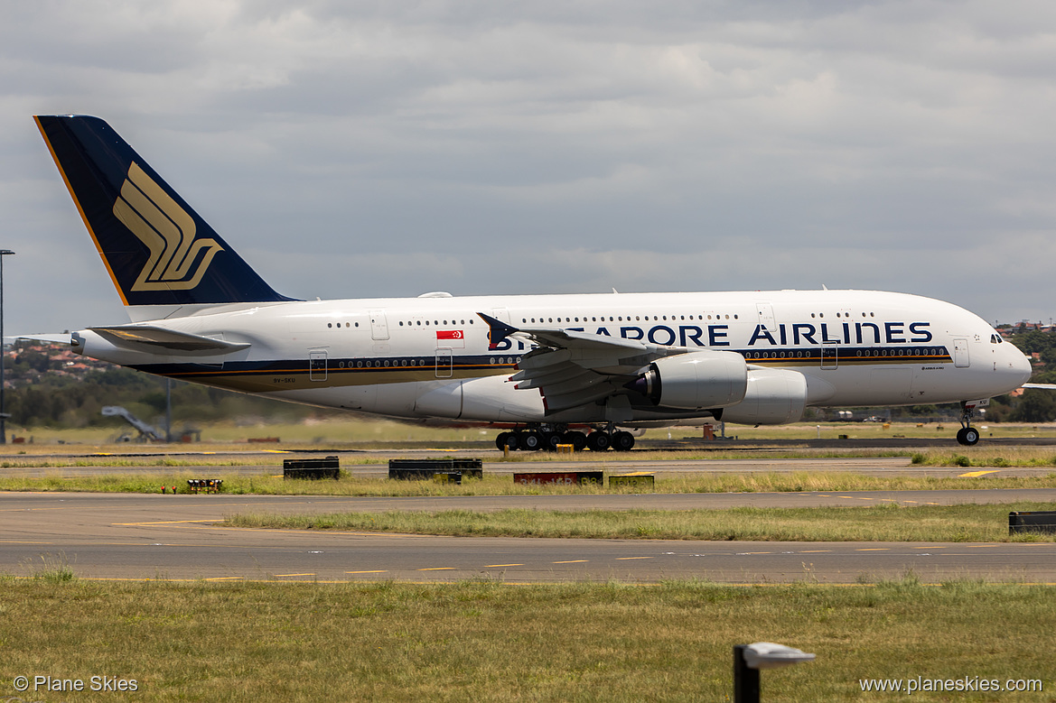 Singapore Airlines Airbus A380-800 9V-SKU at Sydney Kingsford Smith International Airport (YSSY/SYD) Singapore Airlines Airbus A380-800 9V-SKU at Sydney Kingsford Smith International Airport (YSSY/SYD)