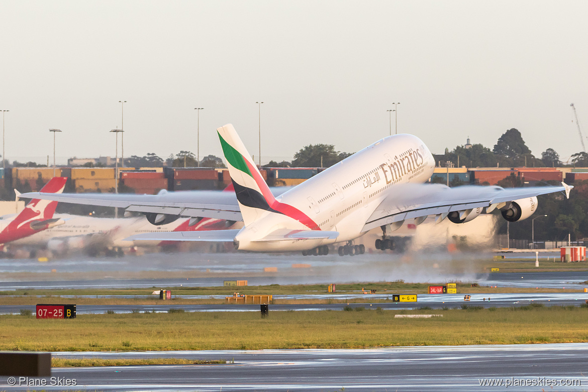 Emirates Airbus A380-800 A6-EDN at Sydney Kingsford Smith International Airport (YSSY/SYD) Emirates Airbus A380-800 A6-EDN at Sydney Kingsford Smith International Airport (YSSY/SYD)