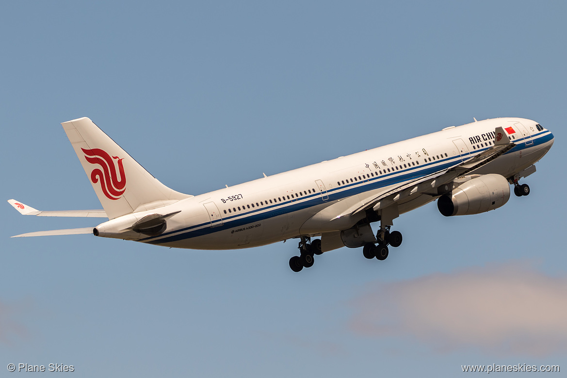 Air China Airbus A330-200 B-5927 at Sydney Kingsford Smith International Airport (YSSY/SYD)