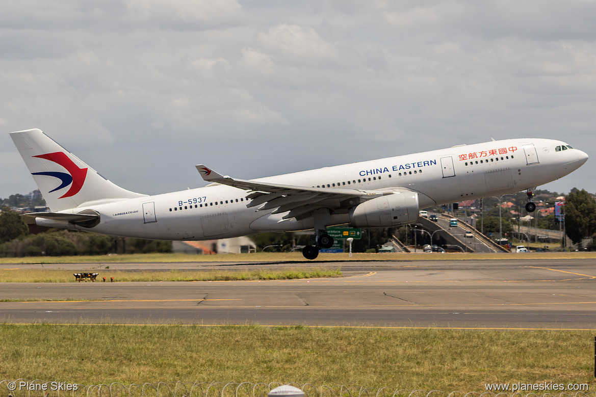 China Eastern Airlines Airbus A330-200 B-5937 at Sydney Kingsford Smith International Airport (YSSY/SYD) China Eastern Airlines Airbus A330-200 B-5937 at Sydney Kingsford Smith International Airport (YSSY/SYD)