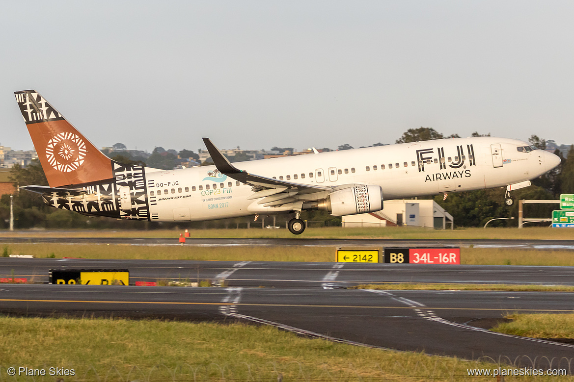 Fiji Airways Boeing 737-800 DQ-FJG at Sydney Kingsford Smith International Airport (YSSY/SYD) Fiji Airways Boeing 737-800 DQ-FJG at Sydney Kingsford Smith International Airport (YSSY/SYD)