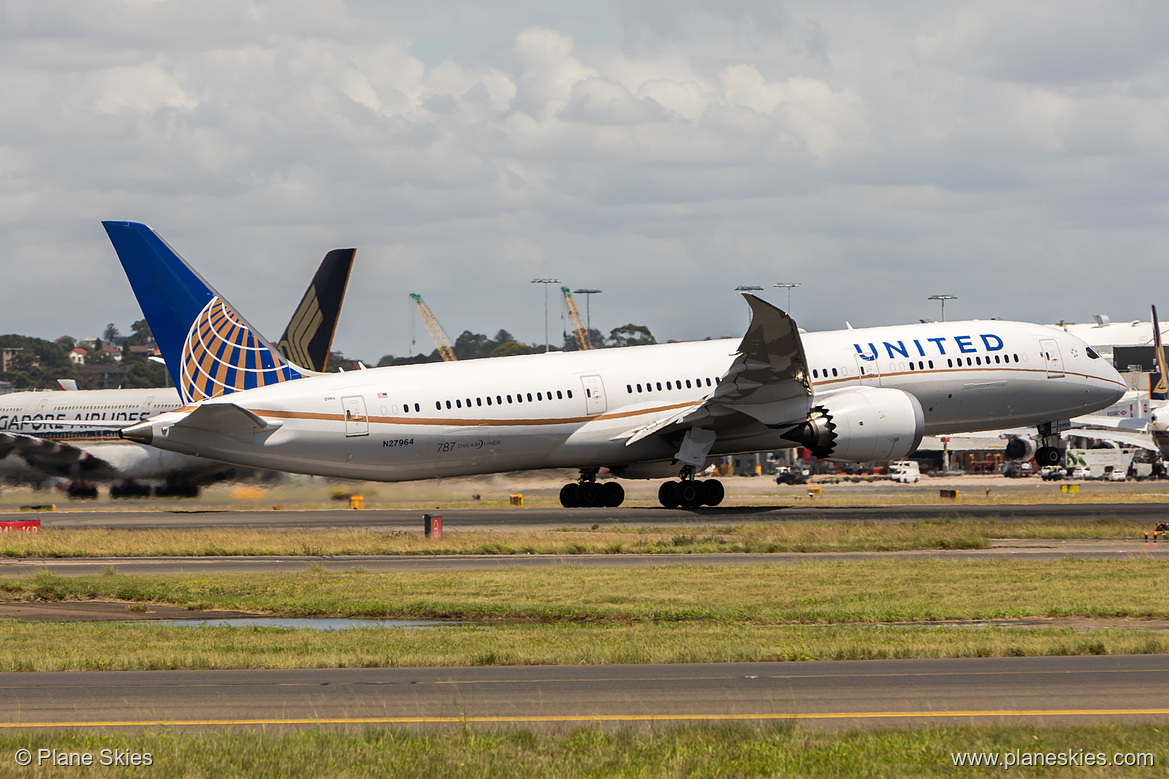 United Airlines Boeing 787-9 N27964 at Sydney Kingsford Smith International Airport (YSSY/SYD) United Airlines Boeing 787-9 N27964 at Sydney Kingsford Smith International Airport (YSSY/SYD)