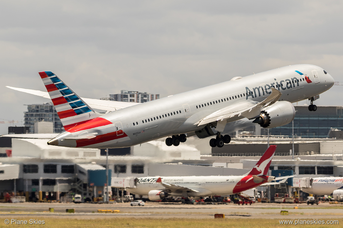 American Airlines Boeing 787-9 N825AA at Sydney Kingsford Smith International Airport (YSSY/SYD) American Airlines Boeing 787-9 N825AA at Sydney Kingsford Smith International Airport (YSSY/SYD)