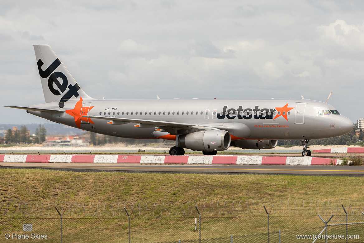 Jetstar Airways Airbus A320-200 VH-JQX at Sydney Kingsford Smith International Airport (YSSY/SYD) Jetstar Airways Airbus A320-200 VH-JQX at Sydney Kingsford Smith International Airport (YSSY/SYD)