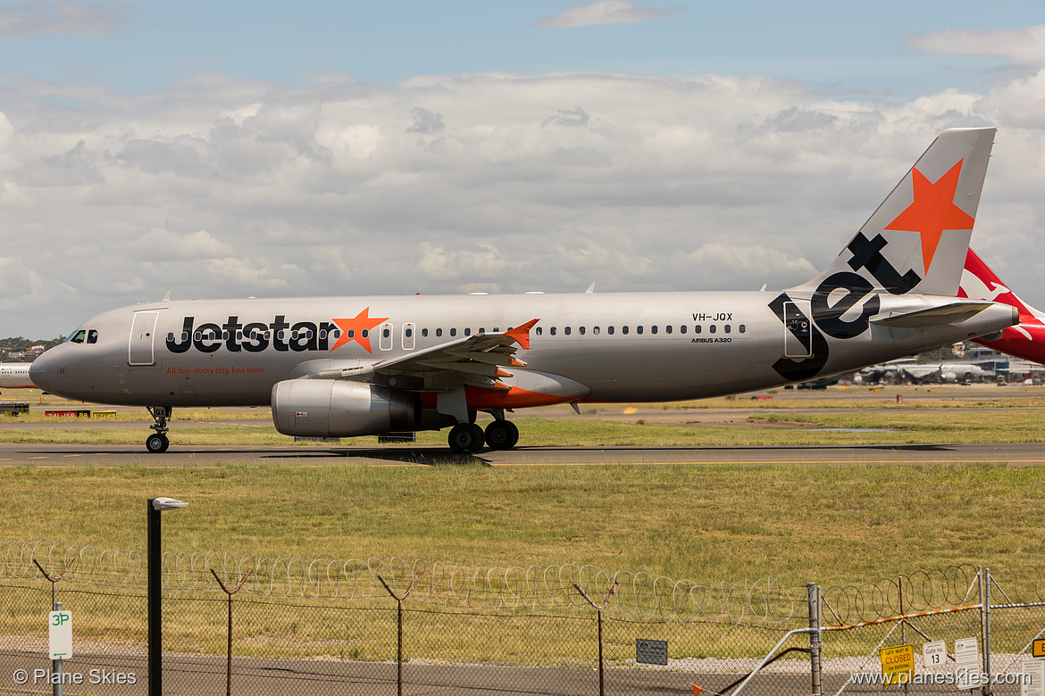 Jetstar Airways Airbus A320-200 VH-JQX at Sydney Kingsford Smith International Airport (YSSY/SYD) Jetstar Airways Airbus A320-200 VH-JQX at Sydney Kingsford Smith International Airport (YSSY/SYD)
