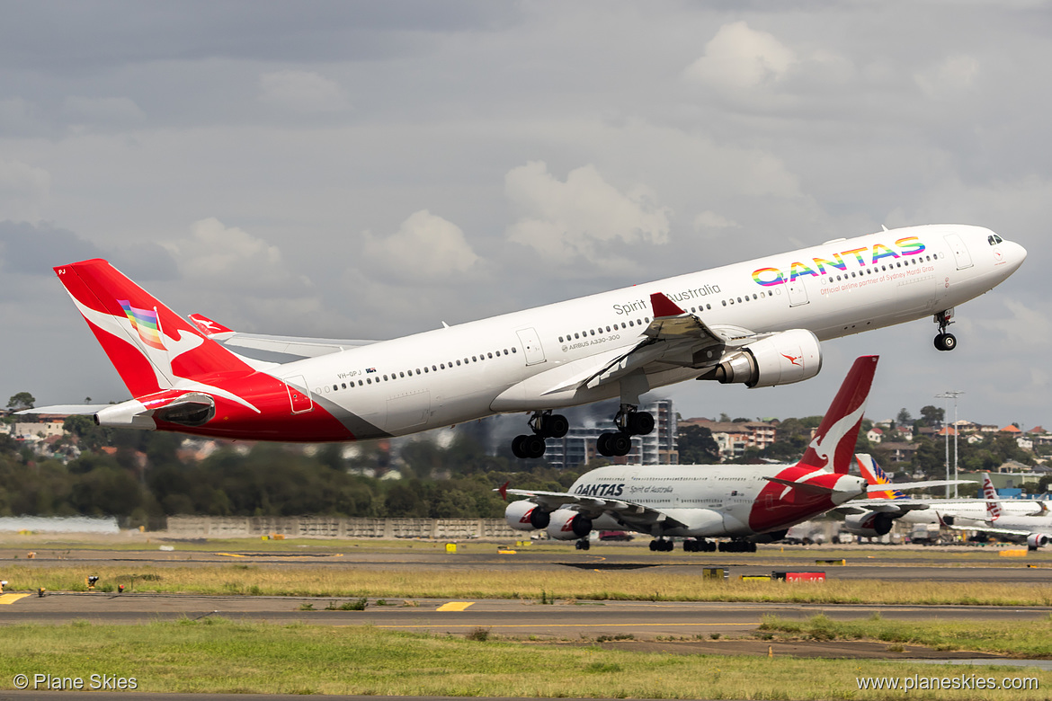 Qantas Airbus A330-300 VH-QPJ at Sydney Kingsford Smith International Airport (YSSY/SYD) Qantas Airbus A330-300 VH-QPJ at Sydney Kingsford Smith International Airport (YSSY/SYD)