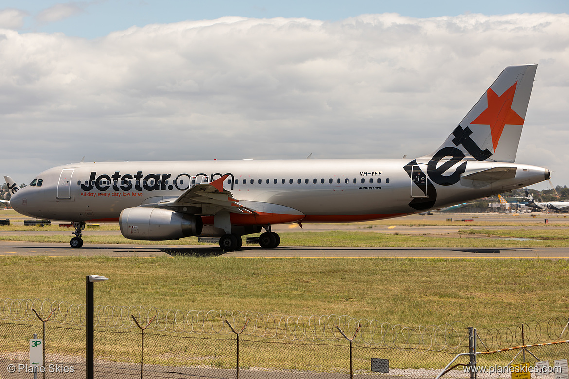 Jetstar Airways Airbus A320-200 VH-VFF at Sydney Kingsford Smith International Airport (YSSY/SYD) Jetstar Airways Airbus A320-200 VH-VFF at Sydney Kingsford Smith International Airport (YSSY/SYD)
