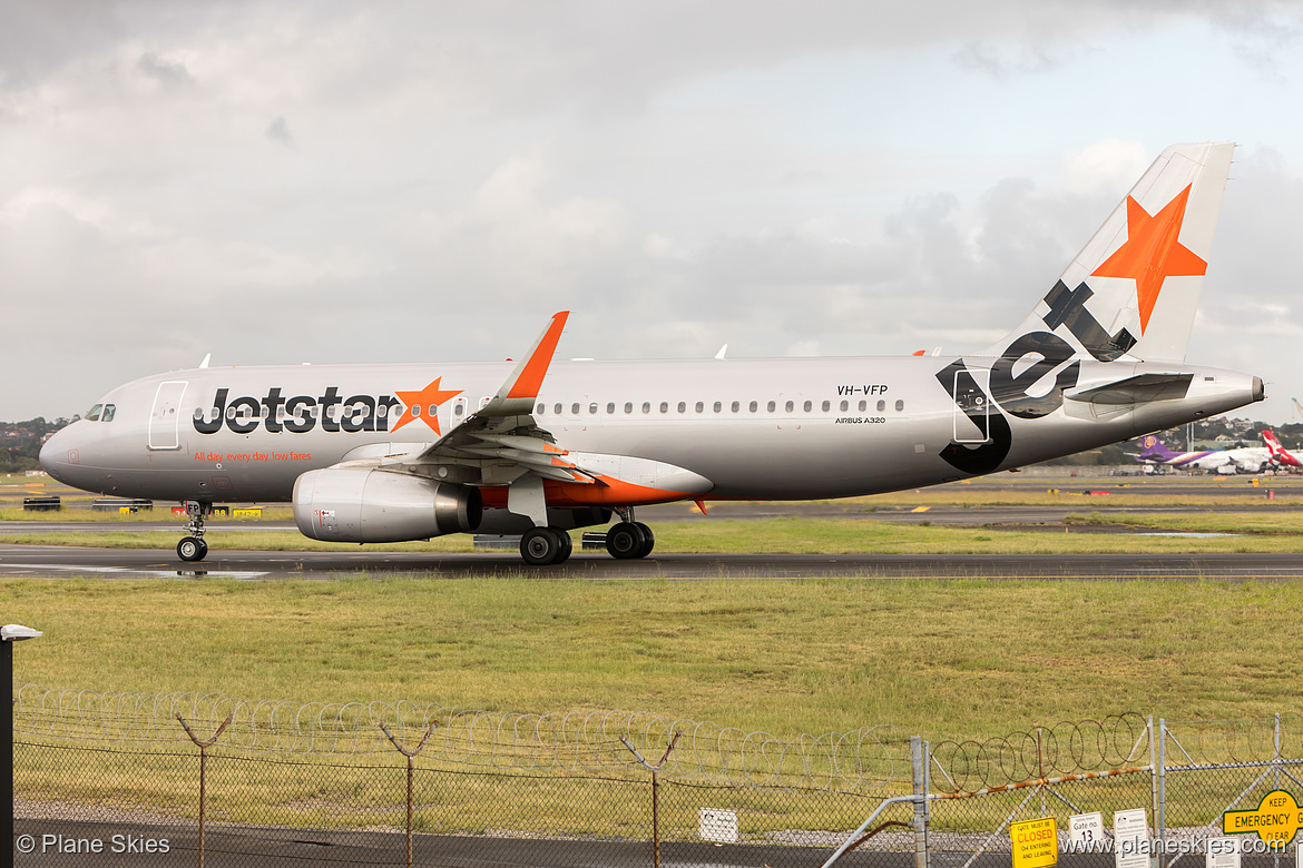 Jetstar Airways Airbus A320-200 VH-VFP at Sydney Kingsford Smith International Airport (YSSY/SYD) Jetstar Airways Airbus A320-200 VH-VFP at Sydney Kingsford Smith International Airport (YSSY/SYD)