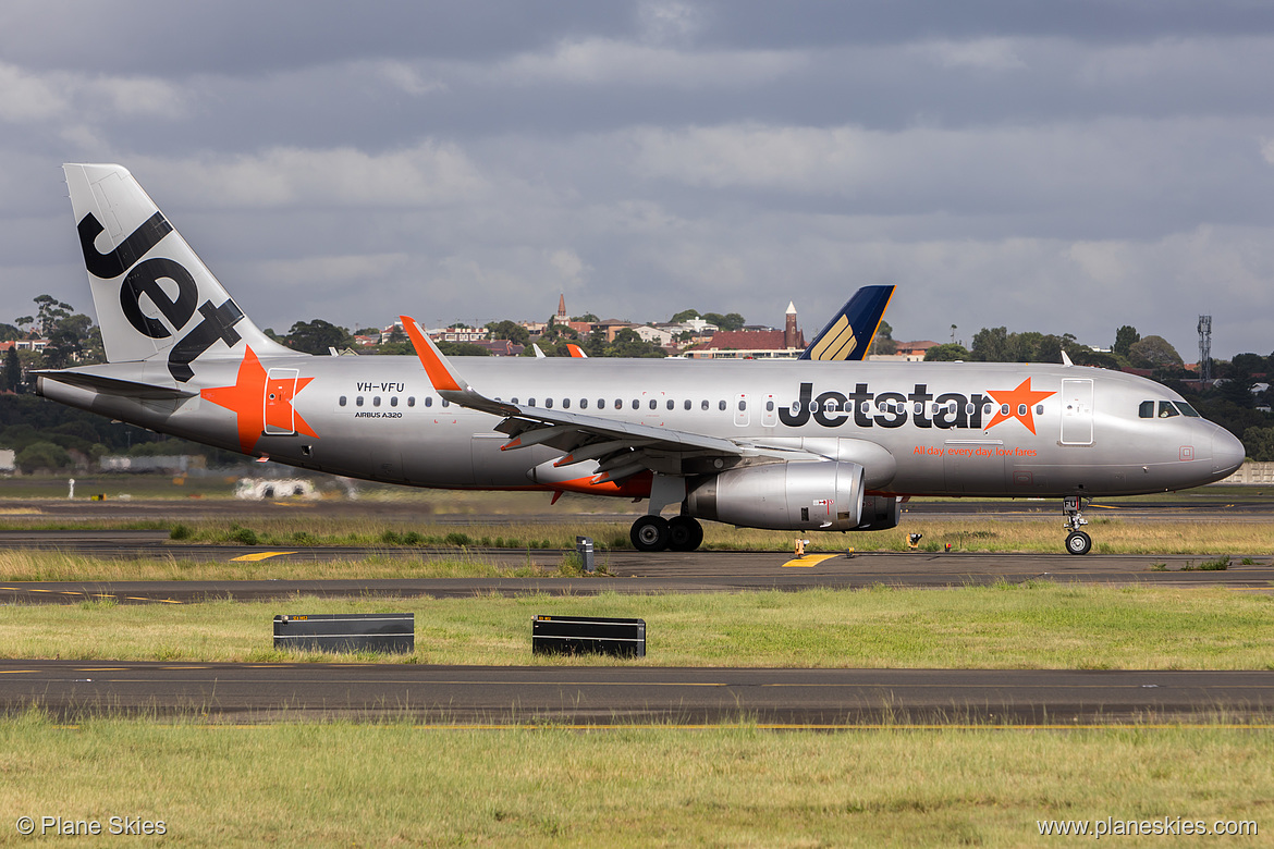 Jetstar Airways Airbus A320-200 VH-VFU at Sydney Kingsford Smith International Airport (YSSY/SYD) Jetstar Airways Airbus A320-200 VH-VFU at Sydney Kingsford Smith International Airport (YSSY/SYD)