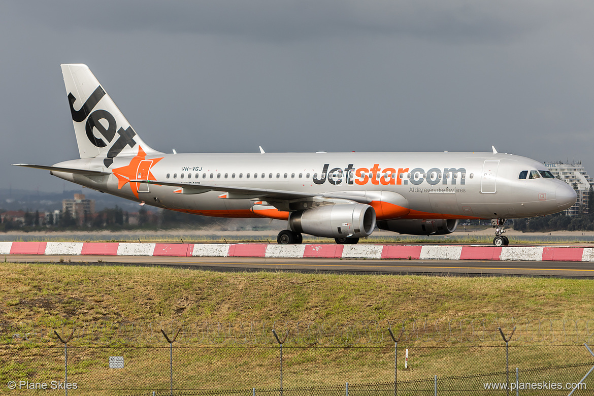 Jetstar Airways Airbus A320-200 VH-VGJ at Sydney Kingsford Smith International Airport (YSSY/SYD) Jetstar Airways Airbus A320-200 VH-VGJ at Sydney Kingsford Smith International Airport (YSSY/SYD)