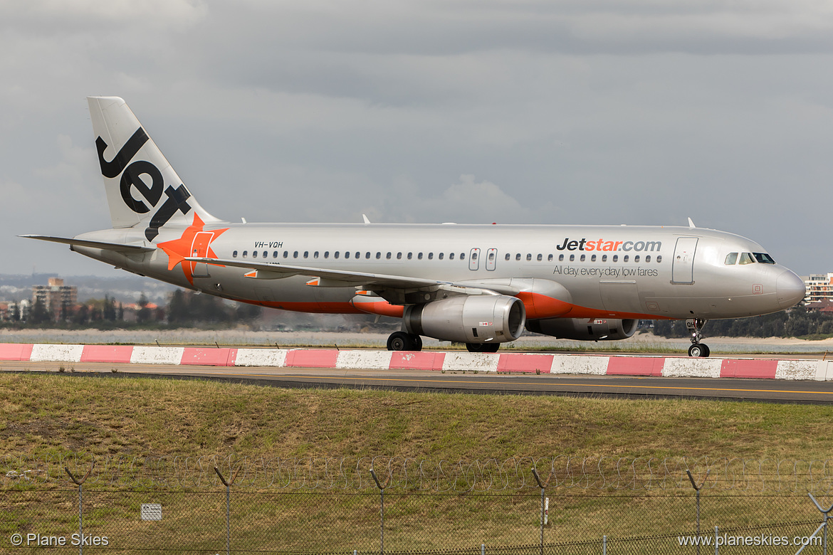 Jetstar Airways Airbus A320-200 VH-VQH at Sydney Kingsford Smith International Airport (YSSY/SYD) Jetstar Airways Airbus A320-200 VH-VQH at Sydney Kingsford Smith International Airport (YSSY/SYD)