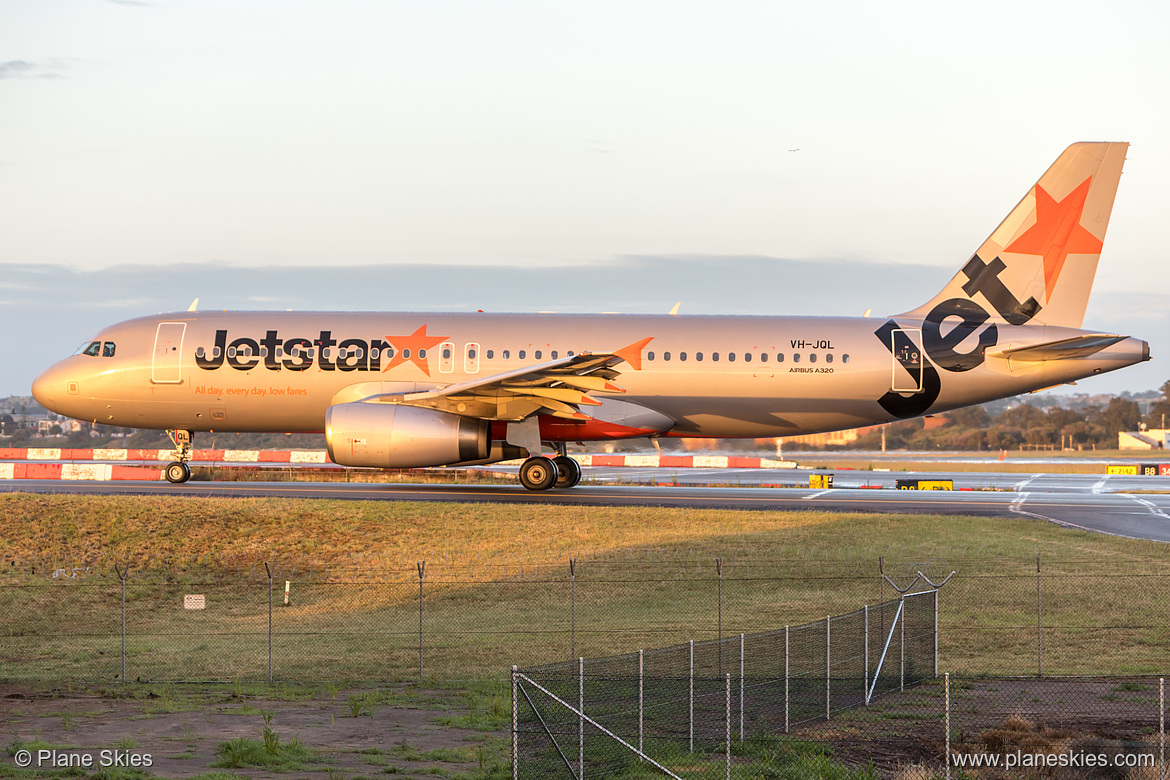 Jetstar Airways Airbus A320-200 VH-VQL at Sydney Kingsford Smith International Airport (YSSY/SYD) Jetstar Airways Airbus A320-200 VH-VQL at Sydney Kingsford Smith International Airport (YSSY/SYD)