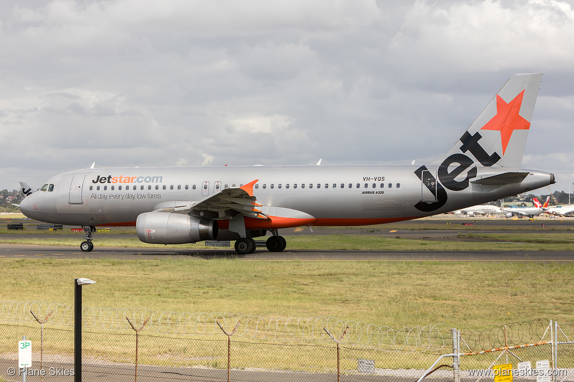 Jetstar Airways Airbus A320-200 VH-VQS at Sydney Kingsford Smith International Airport (YSSY/SYD) Jetstar Airways Airbus A320-200 VH-VQS at Sydney Kingsford Smith International Airport (YSSY/SYD)