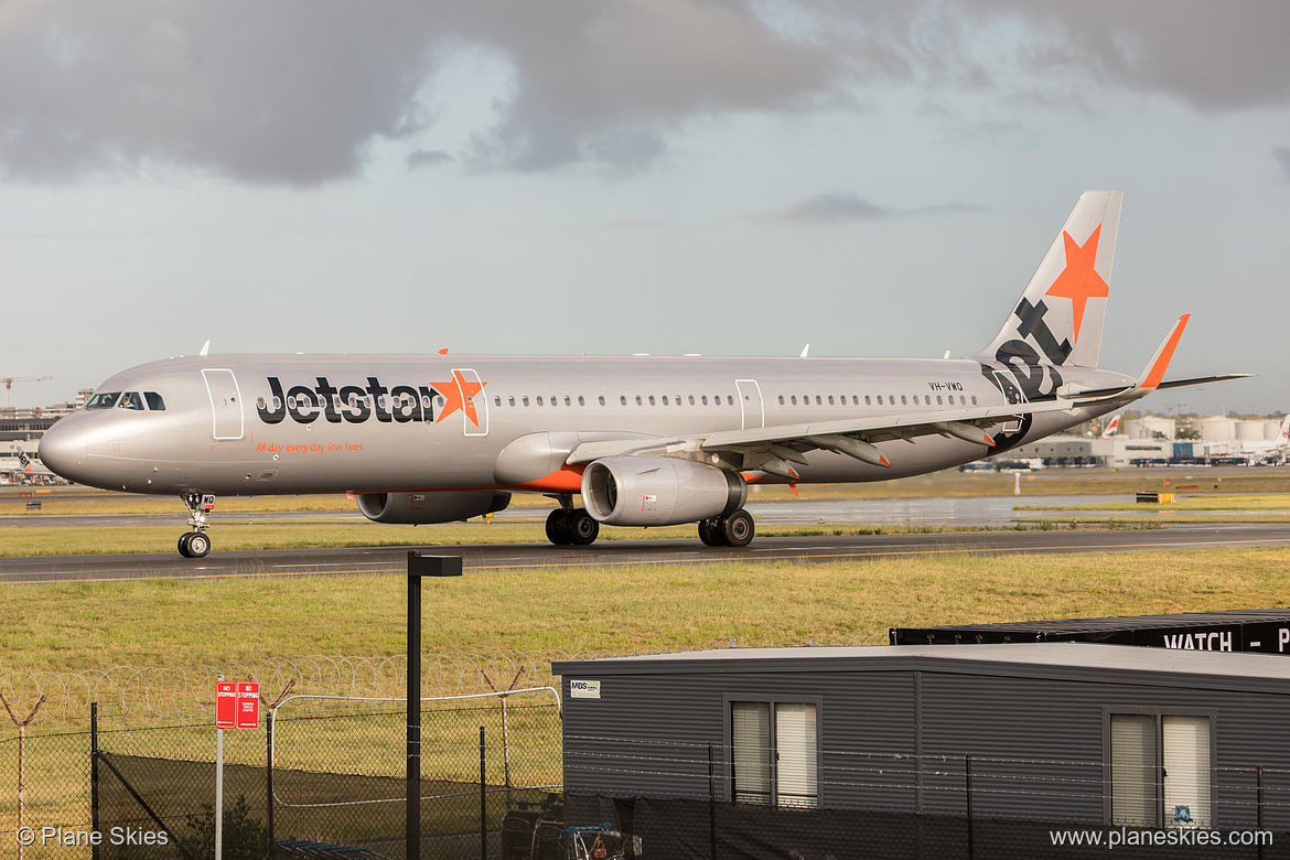 Jetstar Airways Airbus A321-200 VH-VWQ at Sydney Kingsford Smith International Airport (YSSY/SYD) Jetstar Airways Airbus A321-200 VH-VWQ at Sydney Kingsford Smith International Airport (YSSY/SYD)