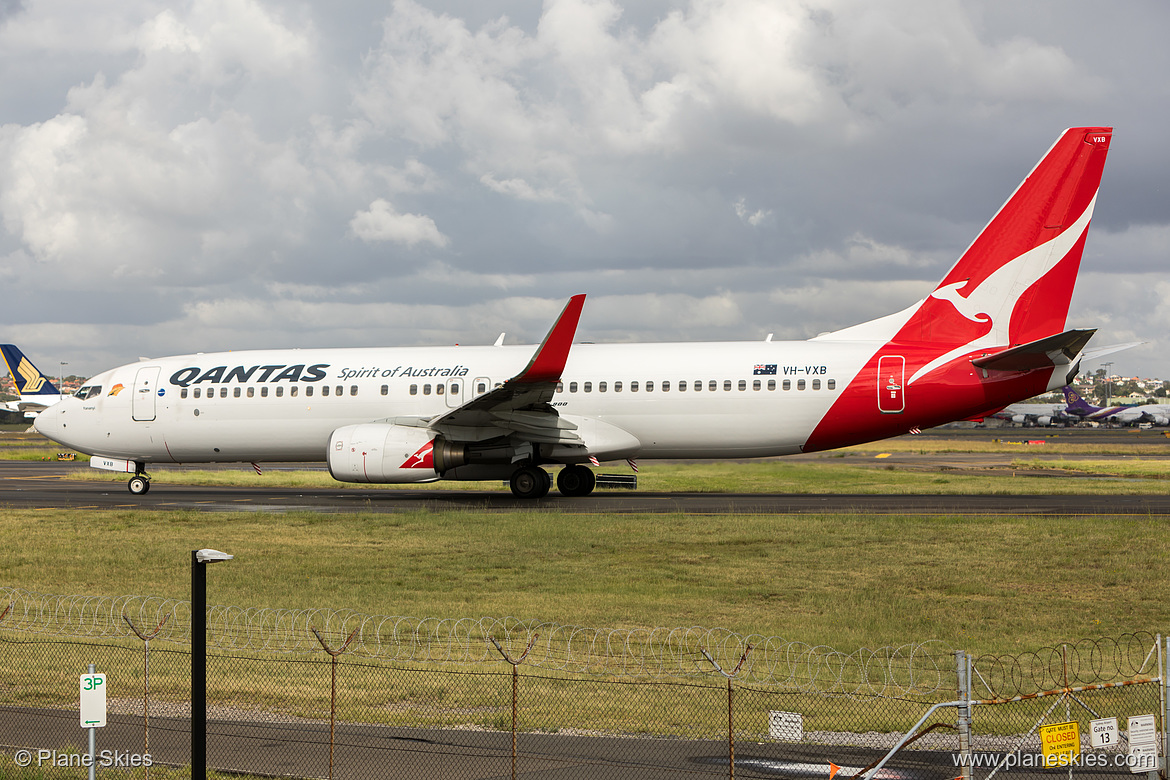 Qantas Boeing 737-800 VH-VXB at Sydney Kingsford Smith International Airport (YSSY/SYD) Qantas Boeing 737-800 VH-VXB at Sydney Kingsford Smith International Airport (YSSY/SYD)