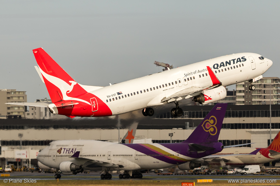 Qantas Boeing 737-800 VH-VXF at Sydney Kingsford Smith International Airport (YSSY/SYD) Qantas Boeing 737-800 VH-VXF at Sydney Kingsford Smith International Airport (YSSY/SYD)