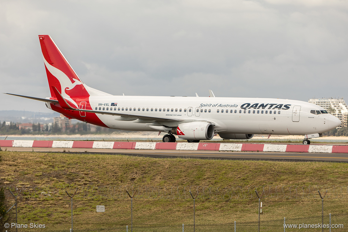 Qantas Boeing 737-800 VH-VXL at Sydney Kingsford Smith International Airport (YSSY/SYD) Qantas Boeing 737-800 VH-VXL at Sydney Kingsford Smith International Airport (YSSY/SYD)