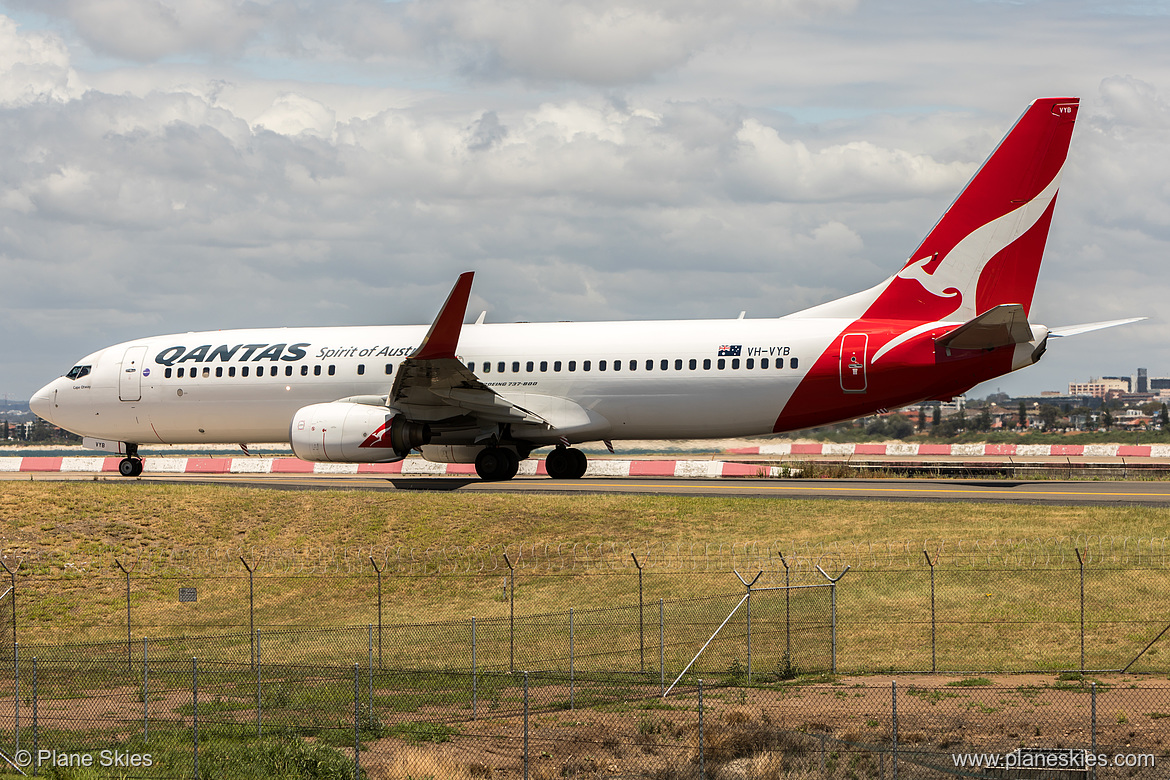 Qantas Boeing 737-800 VH-VYB at Sydney Kingsford Smith International Airport (YSSY/SYD)