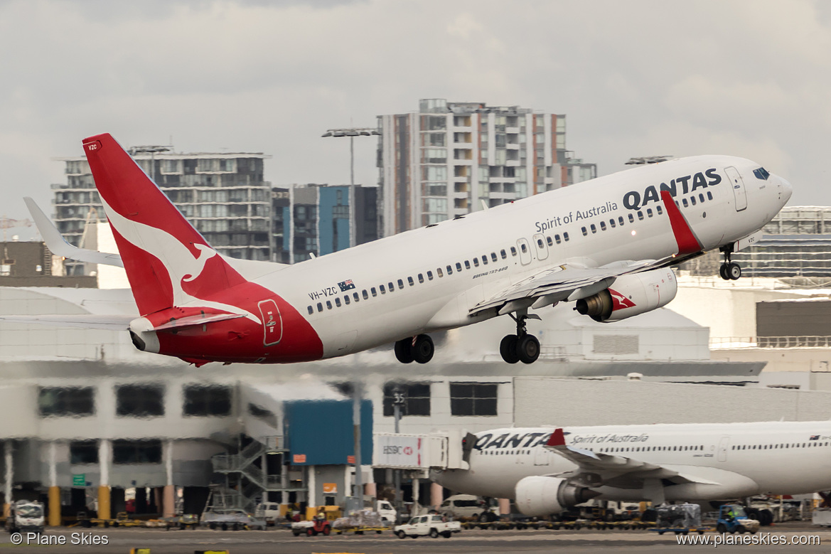 Qantas Boeing 737-800 VH-VZC at Sydney Kingsford Smith International Airport (YSSY/SYD) Qantas Boeing 737-800 VH-VZC at Sydney Kingsford Smith International Airport (YSSY/SYD)