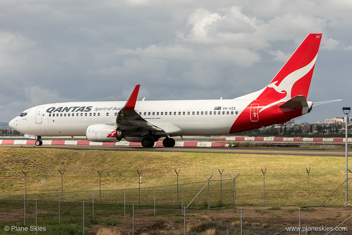 Qantas Boeing 737-800 VH-VZX at Sydney Kingsford Smith International Airport (YSSY/SYD)