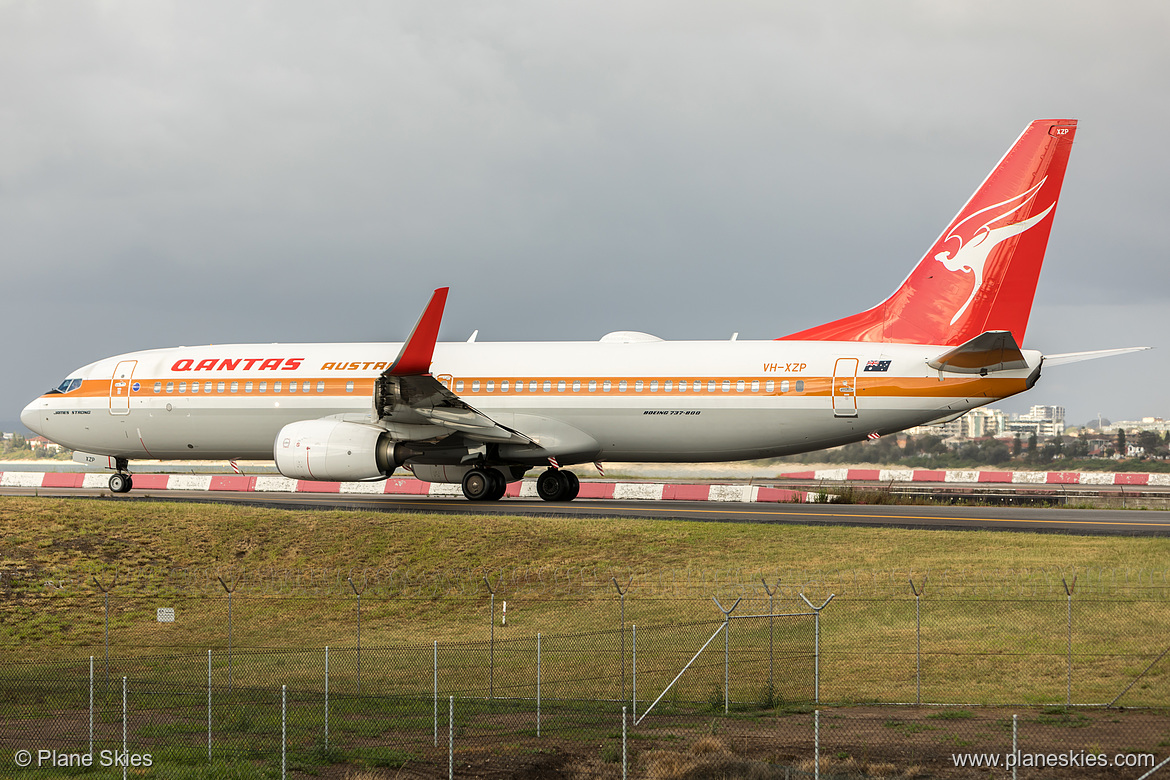 Qantas Boeing 737-800 VH-XZP at Sydney Kingsford Smith International Airport (YSSY/SYD) Qantas Boeing 737-800 VH-XZP at Sydney Kingsford Smith International Airport (YSSY/SYD)