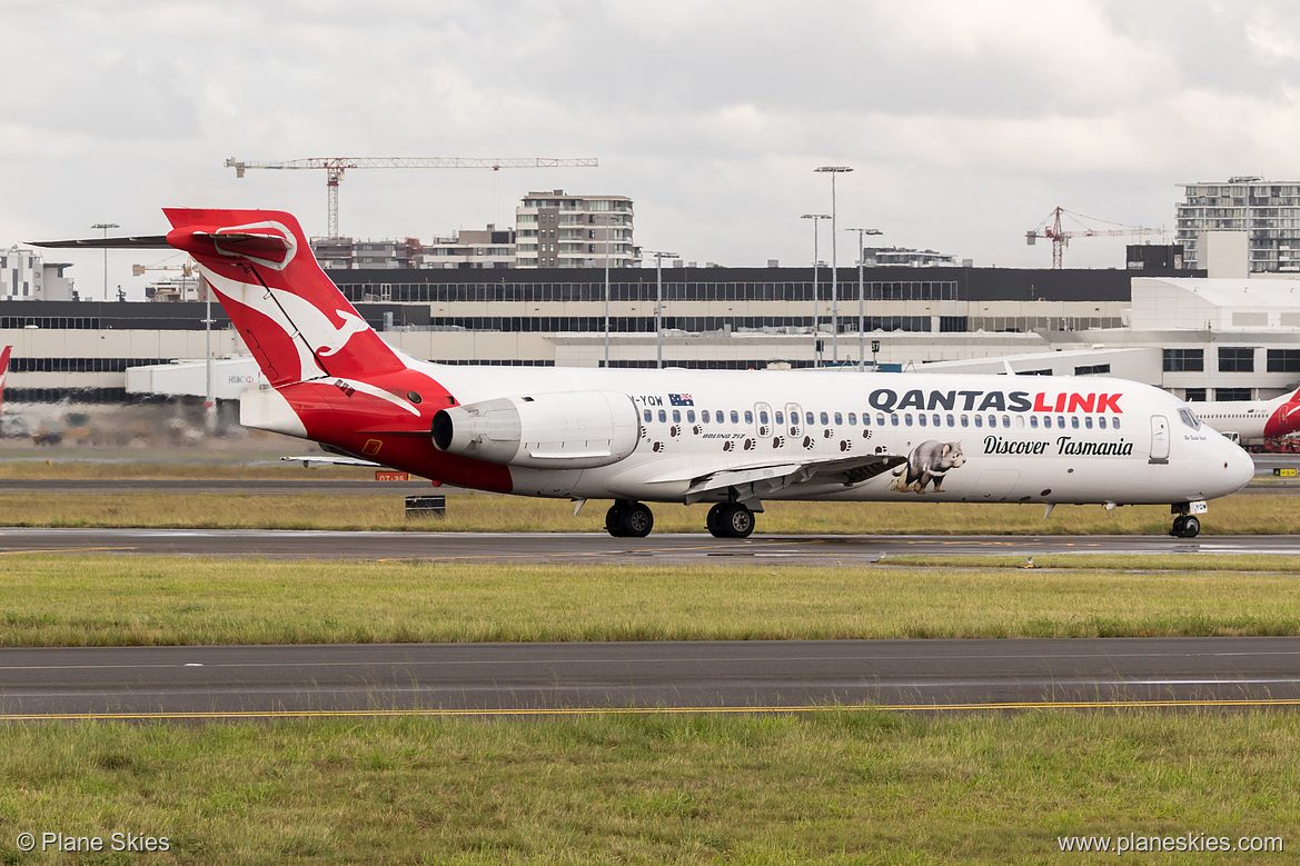 QantasLink Boeing 717-200 VH-YQW at Sydney Kingsford Smith International Airport (YSSY/SYD) QantasLink Boeing 717-200 VH-YQW at Sydney Kingsford Smith International Airport (YSSY/SYD)