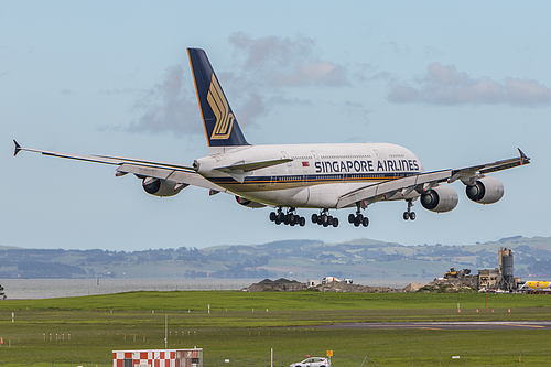 Singapore Airlines Airbus A380-800 9V-SKH at Auckland International Airport (NZAA/AKL) Singapore Airlines Airbus A380-800 9V-SKH at Auckland International Airport (NZAA/AKL)