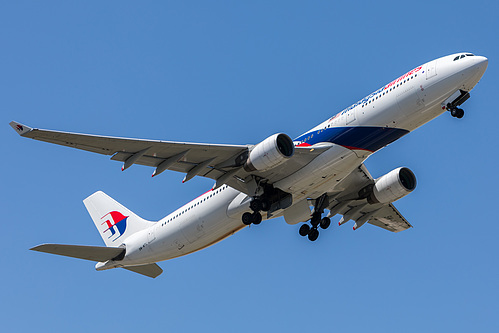 Malaysia Airlines Airbus A330-300 9M-MTL at Melbourne International Airport (YMML/MEL) Malaysia Airlines Airbus A330-300 9M-MTL at Melbourne International Airport (YMML/MEL)