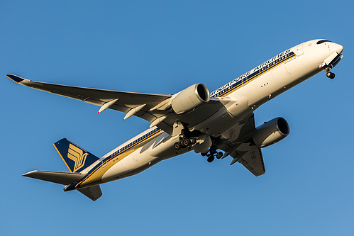 Singapore Airlines Airbus A350-900 9V-SML at Melbourne International Airport (YMML/MEL)