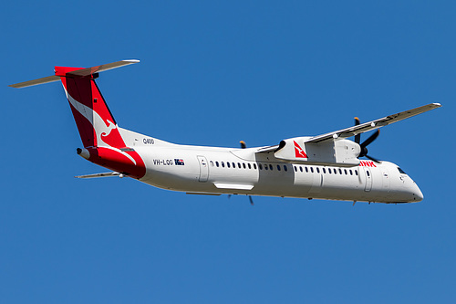 QantasLink DHC Dash-8-400 VH-LQG at Melbourne International Airport (YMML/MEL)