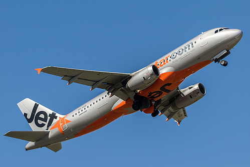 Jetstar Airways Airbus A320-200 VH-VGQ at Melbourne International Airport (YMML/MEL) Jetstar Airways Airbus A320-200 VH-VGQ at Melbourne International Airport (YMML/MEL)