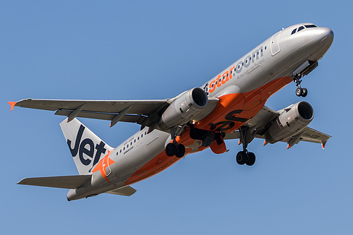 Jetstar Airways Airbus A320-200 VH-VGR at Melbourne International Airport (YMML/MEL) Jetstar Airways Airbus A320-200 VH-VGR at Melbourne International Airport (YMML/MEL)