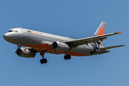 Jetstar Airways Airbus A320-200 VH-VQW at Melbourne International Airport (YMML/MEL) Jetstar Airways Airbus A320-200 VH-VQW at Melbourne International Airport (YMML/MEL)
