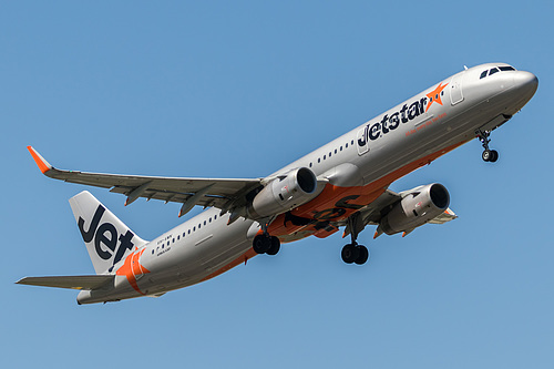 Jetstar Airways Airbus A321-200 VH-VWN at Melbourne International Airport (YMML/MEL) Jetstar Airways Airbus A321-200 VH-VWN at Melbourne International Airport (YMML/MEL)