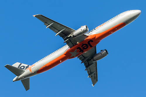 Jetstar Airways Airbus A321-200 VH-VWY at Melbourne International Airport (YMML/MEL) Jetstar Airways Airbus A321-200 VH-VWY at Melbourne International Airport (YMML/MEL)