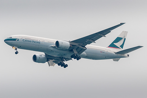 Cathay Pacific Boeing 777-200 B-HNL at Singapore Changi Airport (WSSS/SIN) Cathay Pacific Boeing 777-200 B-HNL at Singapore Changi Airport (WSSS/SIN)