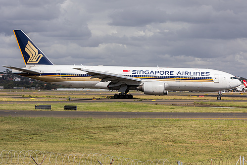 Singapore Airlines Boeing 777-200ER 9V-SVN at Sydney Kingsford Smith International Airport (YSSY/SYD) Singapore Airlines Boeing 777-200ER 9V-SVN at Sydney Kingsford Smith International Airport (YSSY/SYD)