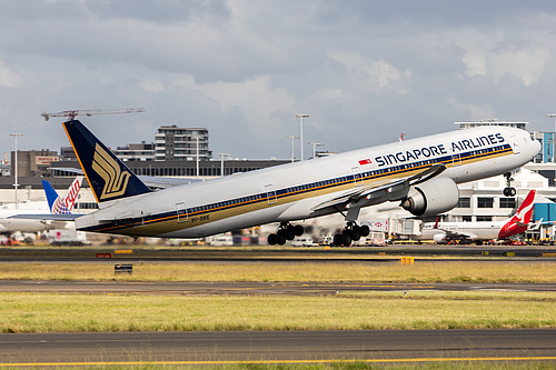 Singapore Airlines Boeing 777-300ER 9V-SWE at Sydney Kingsford Smith International Airport (YSSY/SYD)