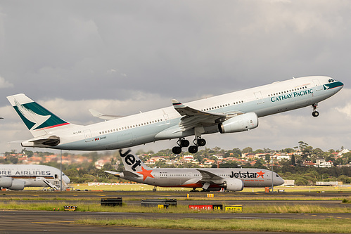 Cathay Pacific Airbus A330-300 B-LAG at Sydney Kingsford Smith International Airport (YSSY/SYD)