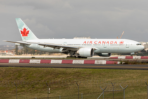 Air Canada Boeing 777-200LR C-FIVK at Sydney Kingsford Smith International Airport (YSSY/SYD) Air Canada Boeing 777-200LR C-FIVK at Sydney Kingsford Smith International Airport (YSSY/SYD)