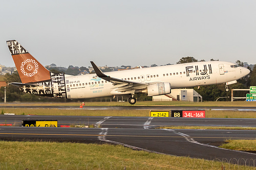 Fiji Airways Boeing 737-800 DQ-FJG at Sydney Kingsford Smith International Airport (YSSY/SYD) Fiji Airways Boeing 737-800 DQ-FJG at Sydney Kingsford Smith International Airport (YSSY/SYD)