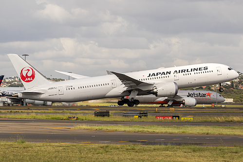 Japan Airlines Boeing 787-9 JA867J at Sydney Kingsford Smith International Airport (YSSY/SYD) Japan Airlines Boeing 787-9 JA867J at Sydney Kingsford Smith International Airport (YSSY/SYD)