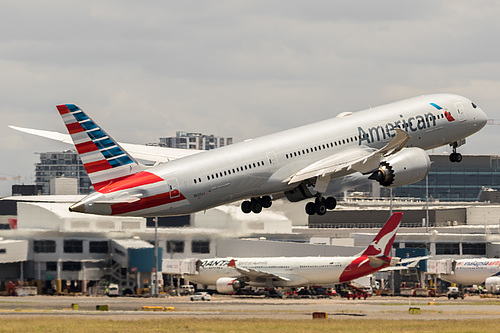 American Airlines Boeing 787-9 N825AA at Sydney Kingsford Smith International Airport (YSSY/SYD) American Airlines Boeing 787-9 N825AA at Sydney Kingsford Smith International Airport (YSSY/SYD)