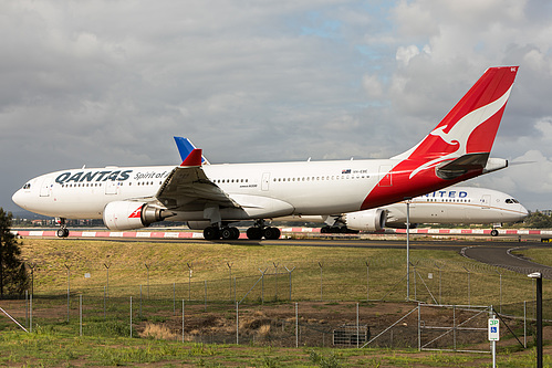 Qantas Airbus A330-200 VH-EBE at Sydney Kingsford Smith International Airport (YSSY/SYD)