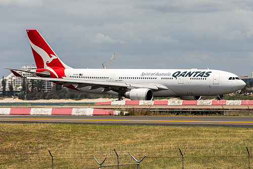 Qantas Airbus A330-200 VH-EBG at Sydney Kingsford Smith International Airport (YSSY/SYD)