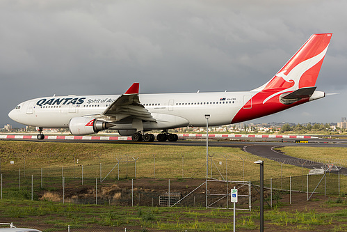 Qantas Airbus A330-200 VH-EBG at Sydney Kingsford Smith International Airport (YSSY/SYD)