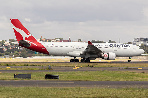 Qantas Airbus A330-200 VH-EBN at Sydney Kingsford Smith International Airport (YSSY/SYD)