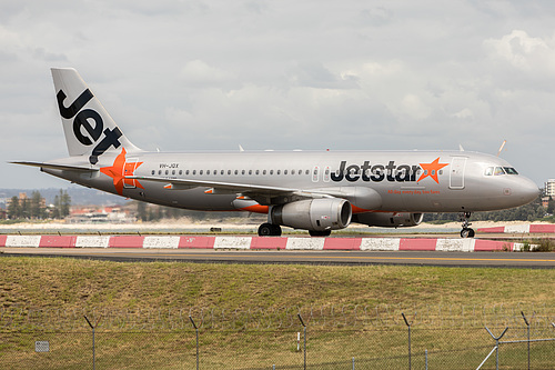 Jetstar Airways Airbus A320-200 VH-JQX at Sydney Kingsford Smith International Airport (YSSY/SYD) Jetstar Airways Airbus A320-200 VH-JQX at Sydney Kingsford Smith International Airport (YSSY/SYD)