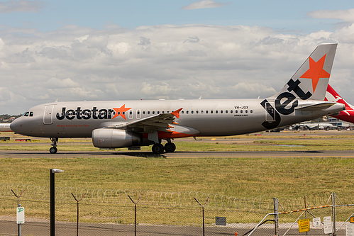 Jetstar Airways Airbus A320-200 VH-JQX at Sydney Kingsford Smith International Airport (YSSY/SYD)