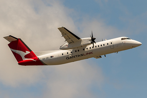 QantasLink DHC Dash-8-300 VH-SBJ at Sydney Kingsford Smith International Airport (YSSY/SYD)